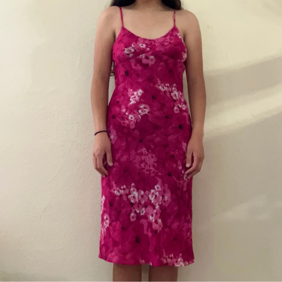 Studio Y Floral Vintage Style cinched fitted waist Midi Slip Dress Size: Small - Picture 3 of 4